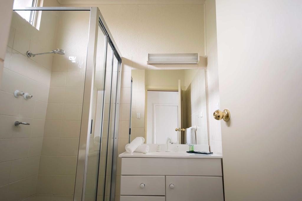 Boomerang Hotel Lavington Bagian luar foto