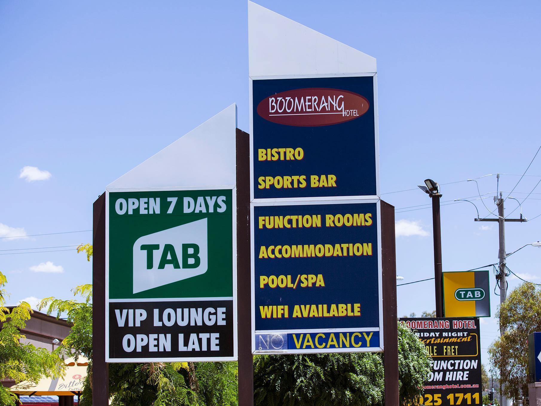Boomerang Hotel Lavington Bagian luar foto