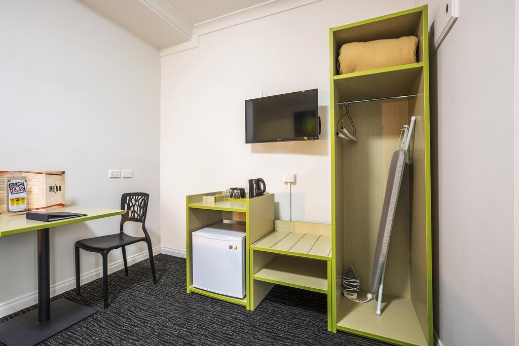 Boomerang Hotel Lavington Bagian luar foto