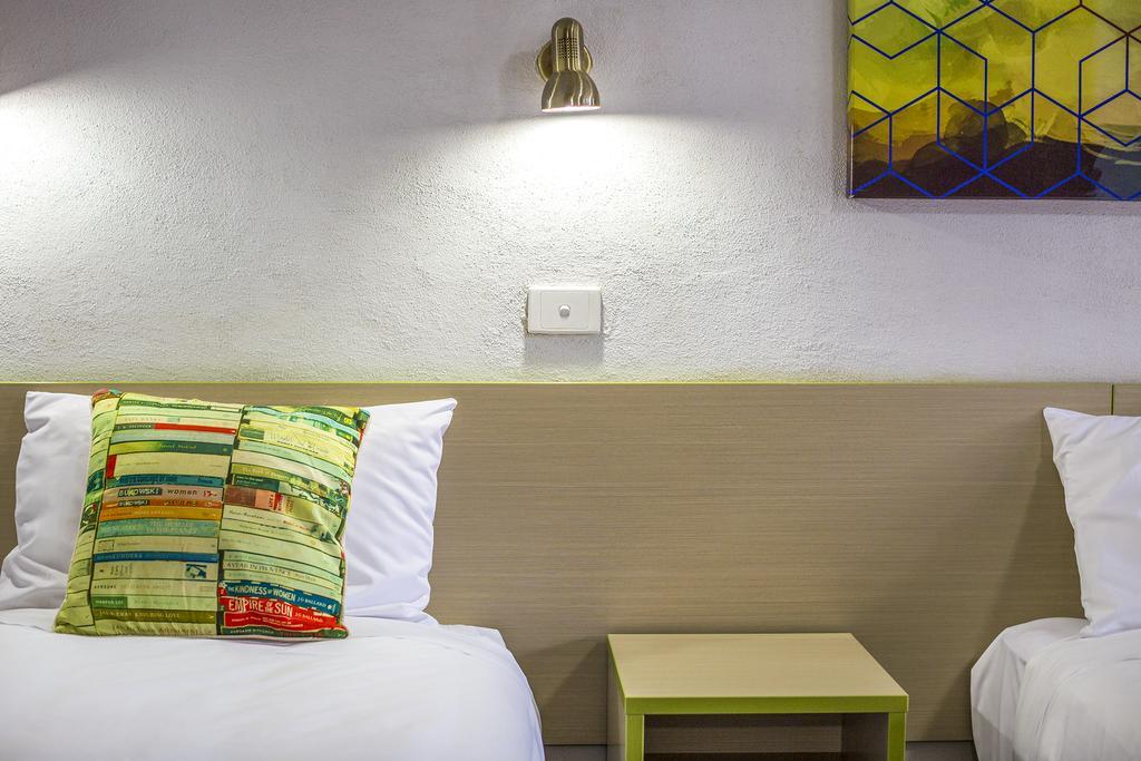 Boomerang Hotel Lavington Bagian luar foto