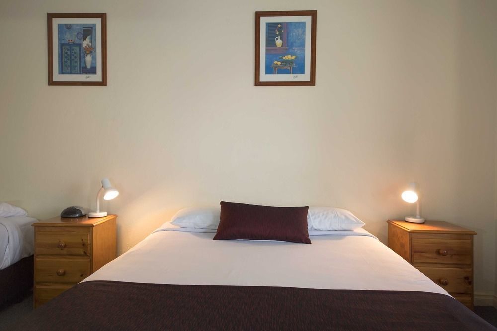 Boomerang Hotel Lavington Bagian luar foto