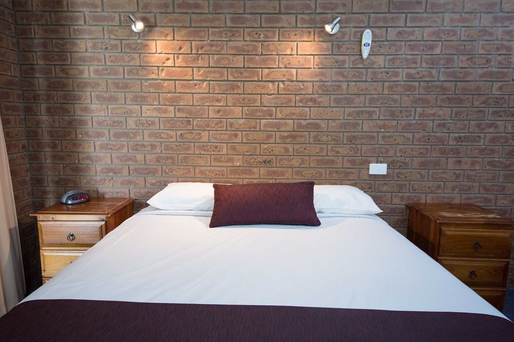 Boomerang Hotel Lavington Bagian luar foto