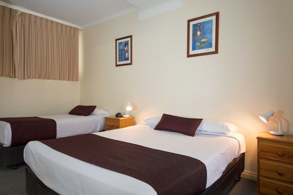 Boomerang Hotel Lavington Bagian luar foto