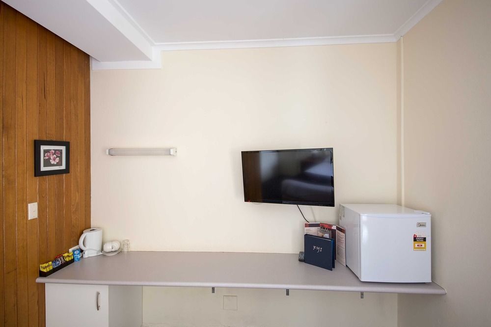 Boomerang Hotel Lavington Bagian luar foto
