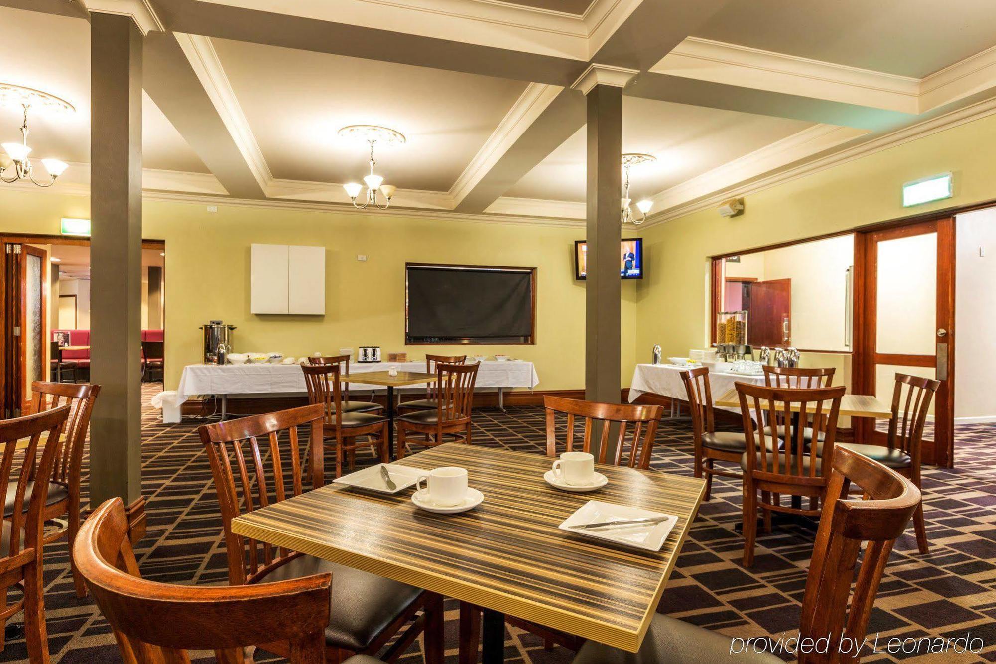 Boomerang Hotel Lavington Bagian luar foto